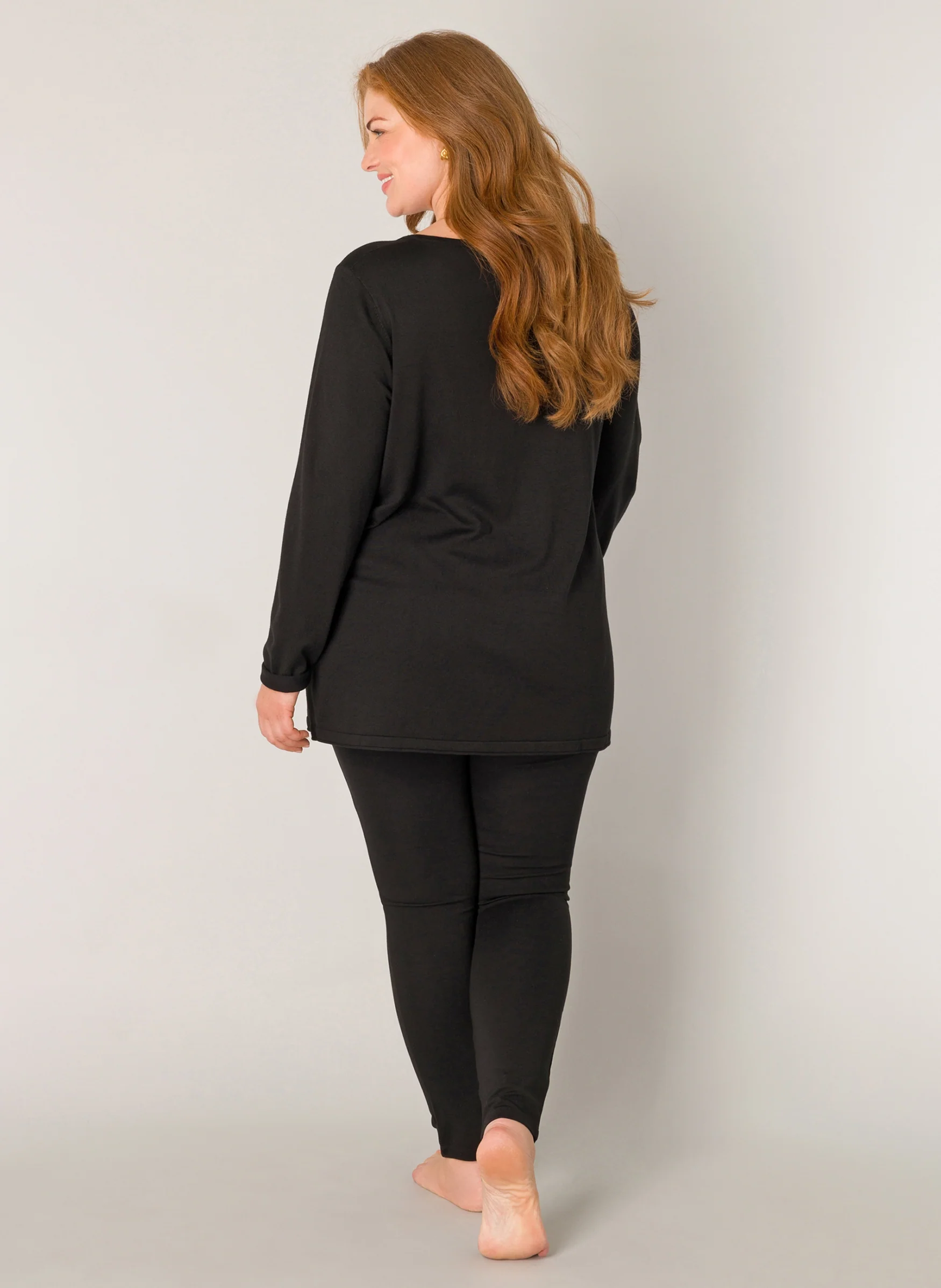 Base level curvy LM T-Shirt 7000024 1000 Black - Image 3