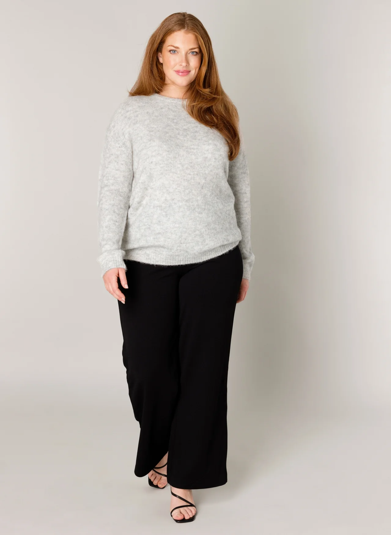 Base level curvy Trui 7000121 11010 grey melange