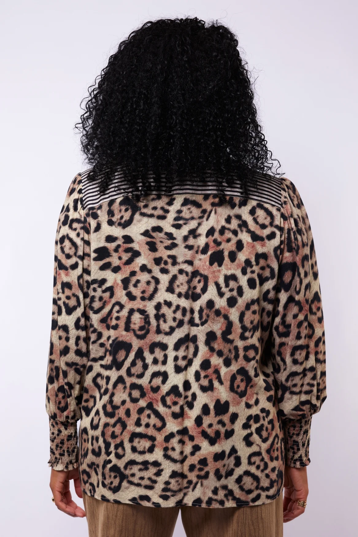 Exxcellent Blouse 26VBE11 502001 khaki/black - Image 3