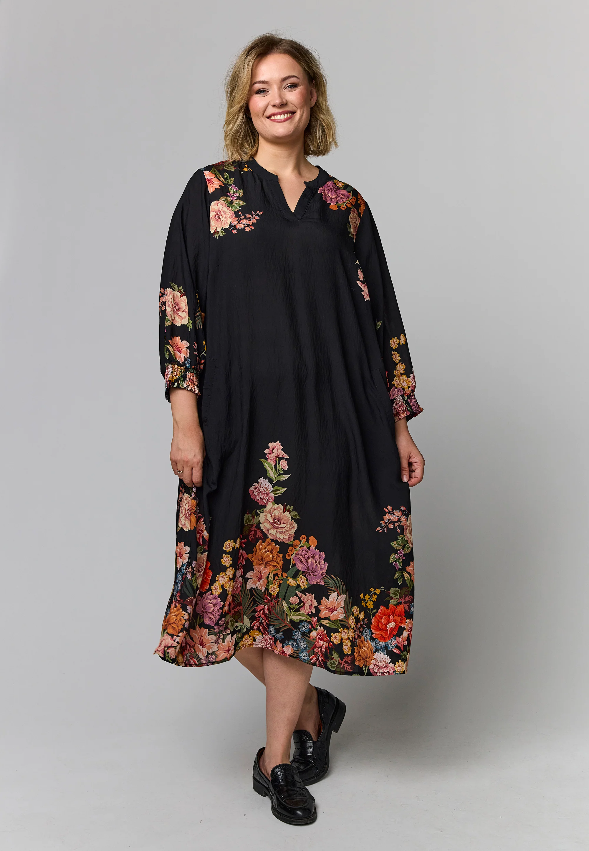 Gozzip Jurk G264005 Black with rose fall board