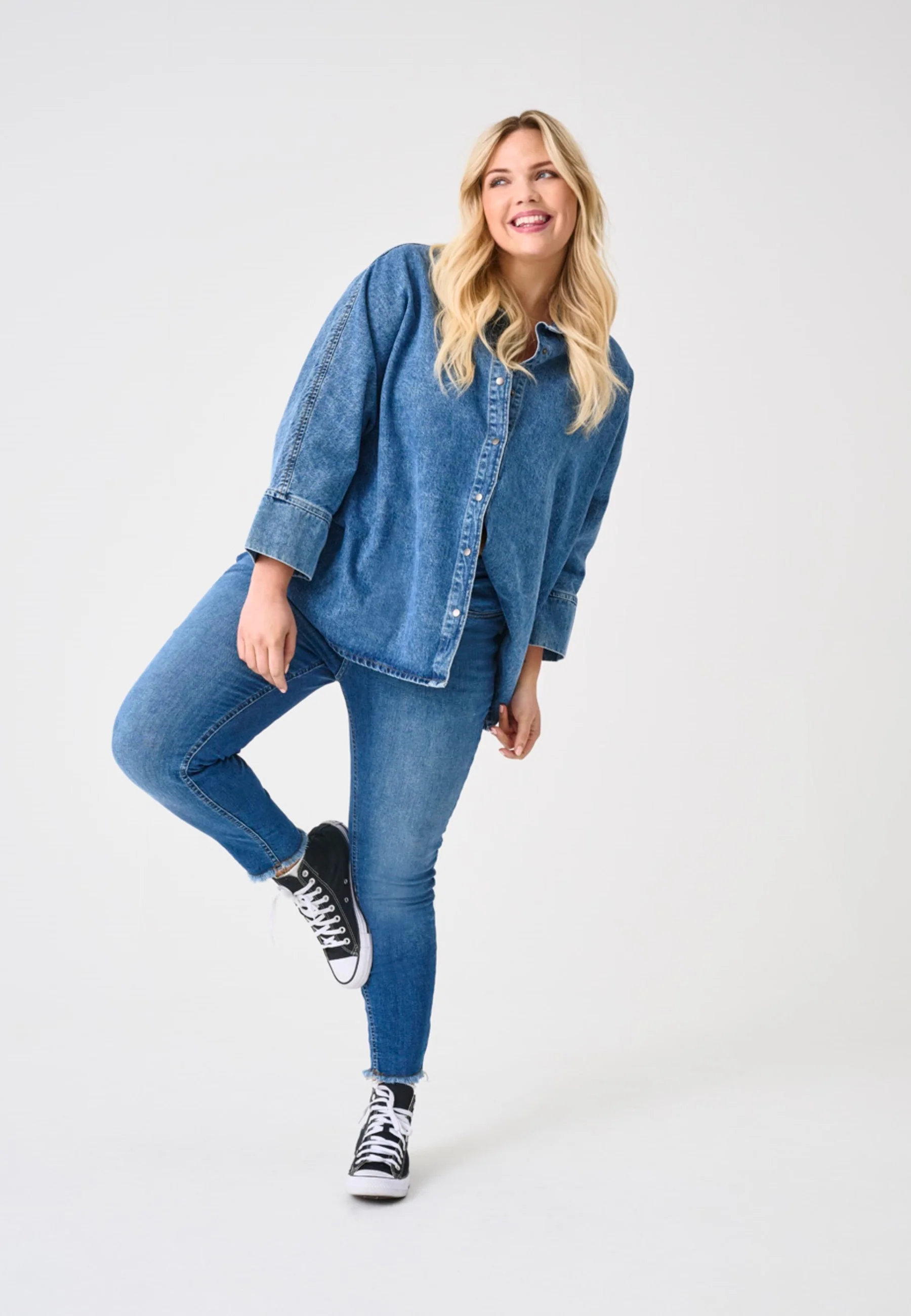 Only Carmakoma Jeans 15318437 179695-Medium Blue Denim - Image 32
