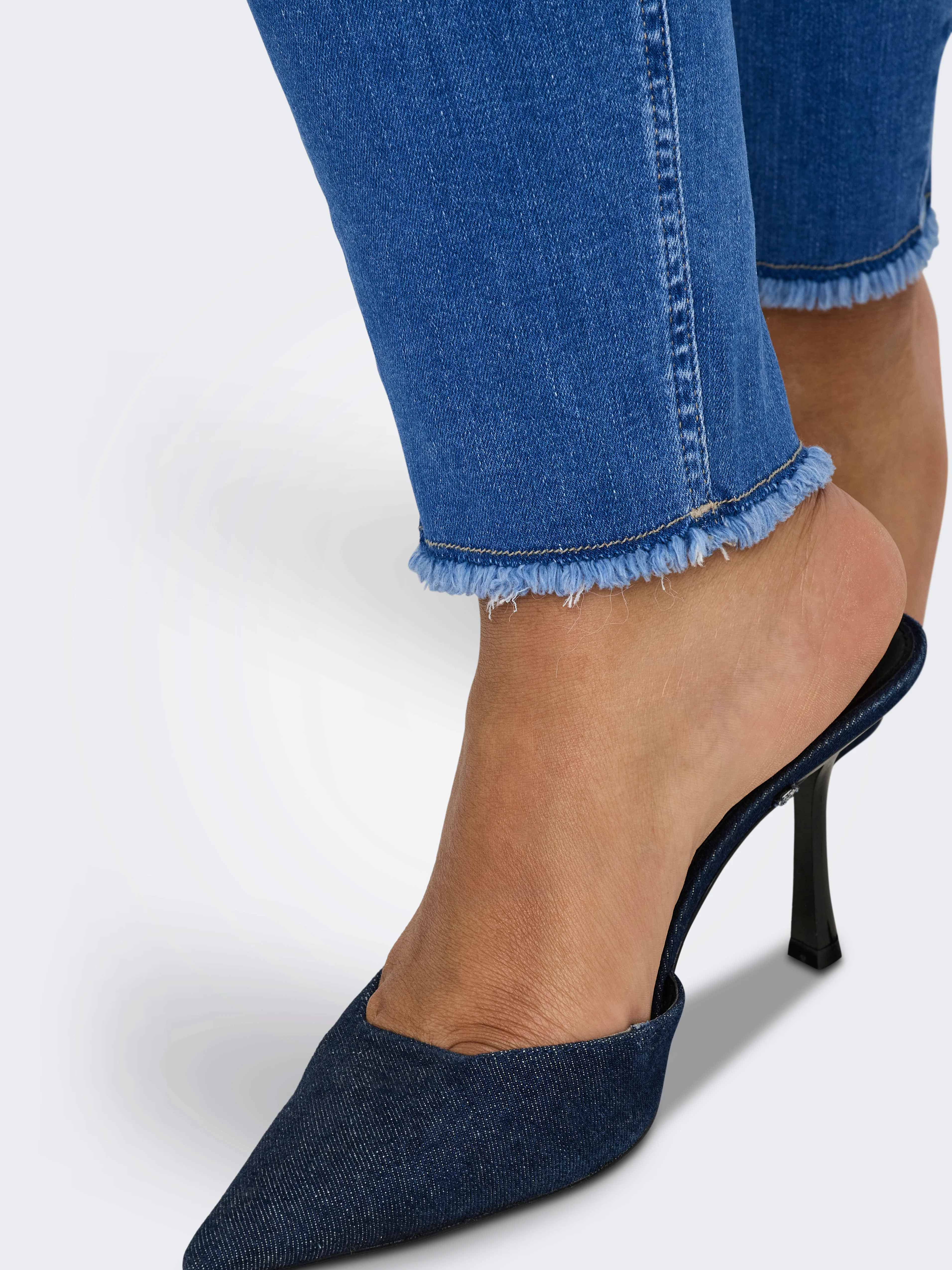Only Carmakoma Jeans 15365597 264036-Special Bright Blue Denim - Image 82