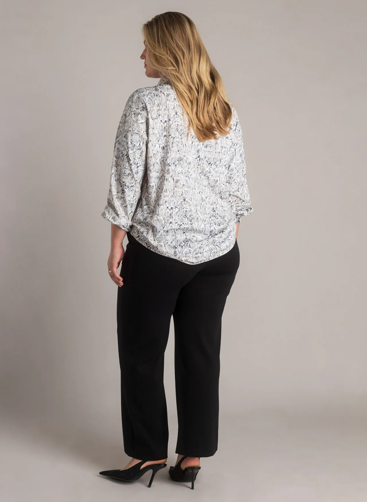Yest Curve Blouse A006088 1099 black multi colour - Image 3