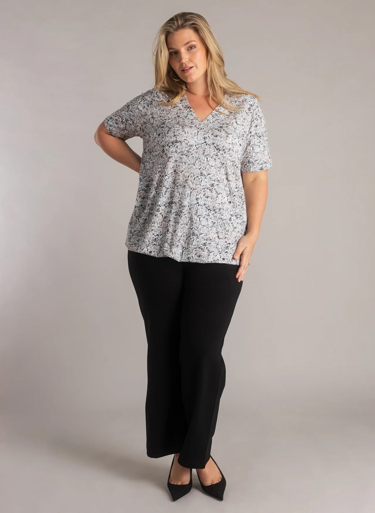 Yest Curve Blouse A006128 1099 black multi colour - Image 4