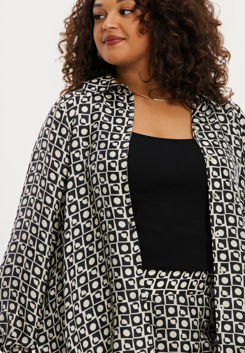 YOEK Blouse 363364 black - Image 4
