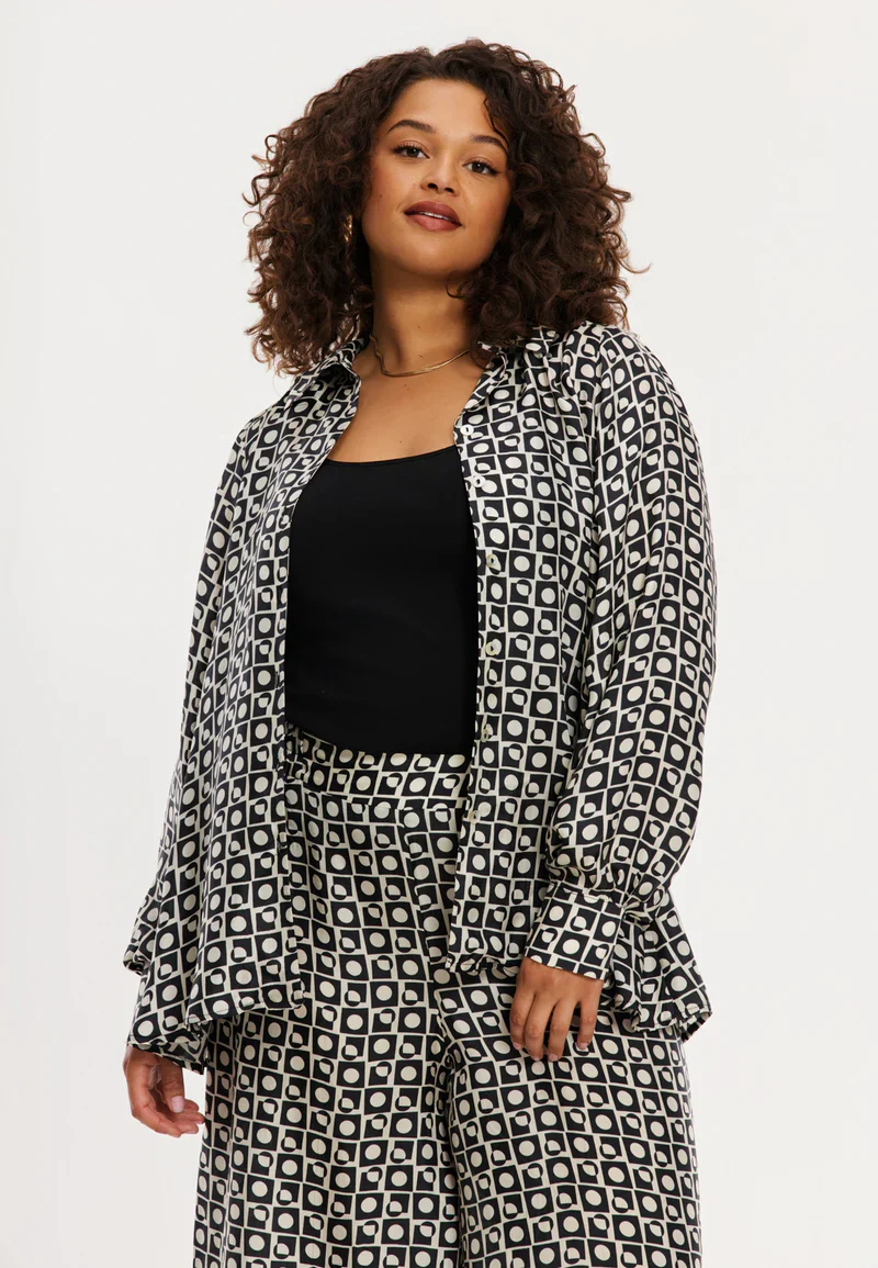 YOEK Blouse 363364 black - Image 5